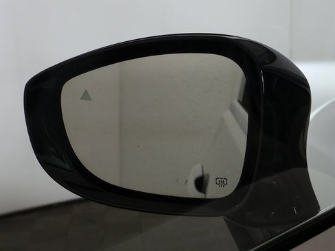 Used 2024 Chrysler Pacifica Touring-L image 35