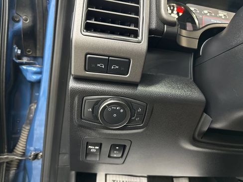 Used 2019 Ford F150 Raptor w/ Equipment Group 802A Luxury AWD/4WD image 34