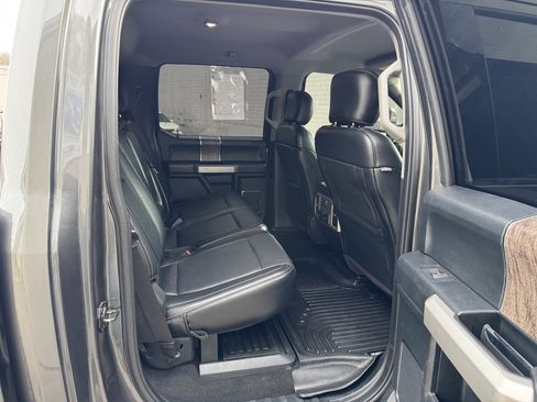 Used 2019 Ford F250 Lariat w/ Chrome Package image 34