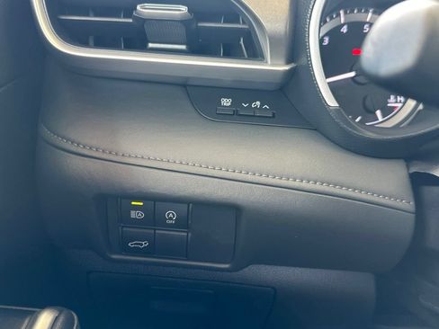 Certified 2025 Toyota Highlander XLE AWD/4WD image 25