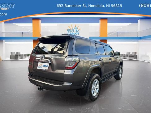 Used 2016 Toyota 4Runner SR5 RWD image 5