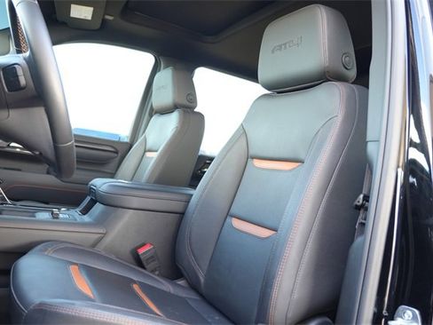 Used 2025 GMC Sierra 2500 AT4 w/ AT4 Premium Plus Package image 17