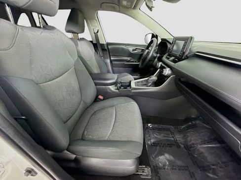 Certified 2021 Toyota RAV4 XLE w/ Carpet Mat Package (TMS) image 26