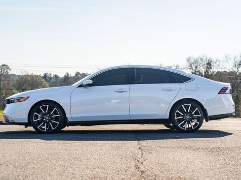 Used 2025 Honda Accord Touring image 4