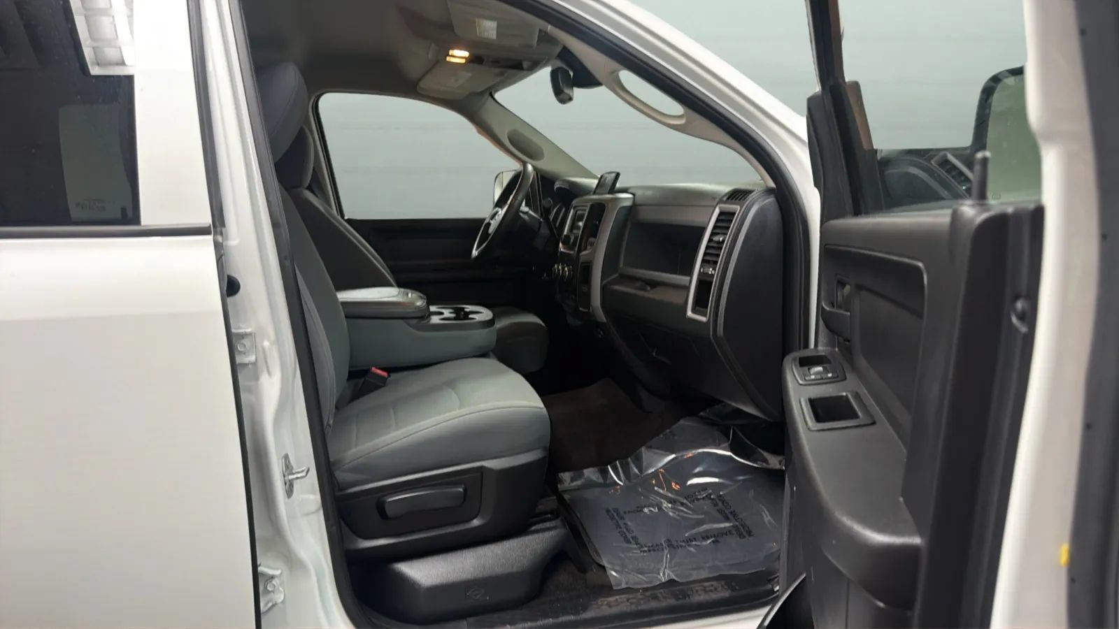 Used 2016 RAM 2500 Tradesman w/ Chrome Appearance Group AWD/4WD image 21