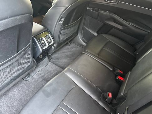 Used 2025 Kia Sorento S AWD/4WD image 12
