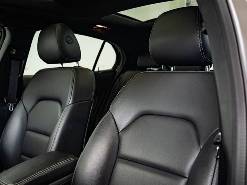 Used 2019 Mercedes-Benz GLA 250 4MATIC image 22