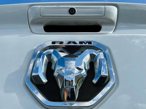 Used 2019 RAM 1500 Laramie image 15