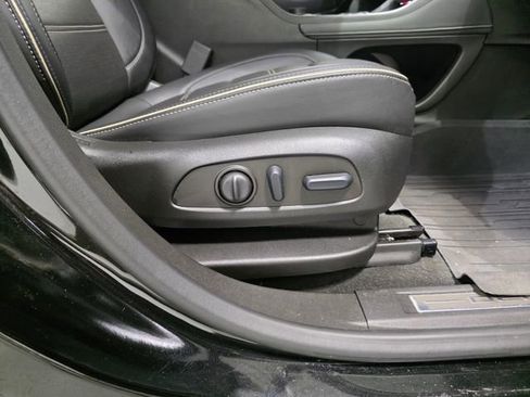 Used 2023 GMC Acadia Denali w/ Trailering Package image 33