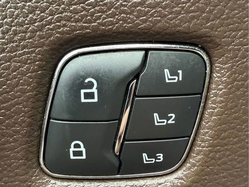 Used 2022 Ford F250 King Ranch w/ King Ranch Ultimate Package AWD/4WD image 19