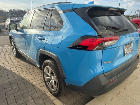 Used 2019 Toyota RAV4 LE image 6