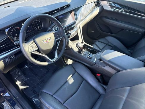 Certified 2025 Cadillac XT6 Premium Luxury image 5