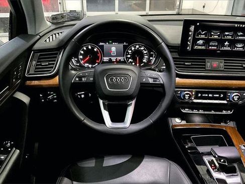 Certified 2023 Audi Q5 2.0T Premium w/ Convenience Package image 5