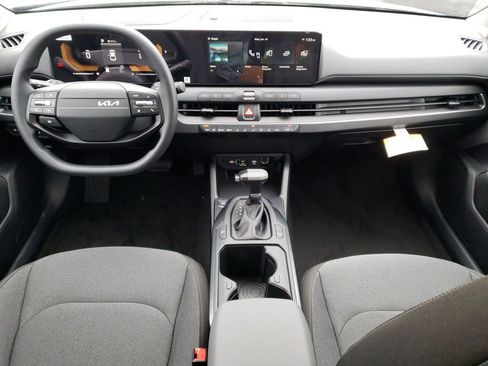 New 2025 Kia K4 LXS image 10