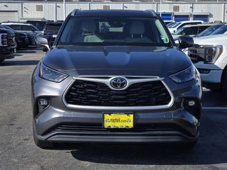 Used 2023 Toyota Highlander XLE video 2