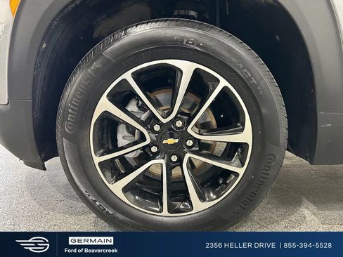 Used 2025 Chevrolet TrailBlazer LT AWD/4WD image 29