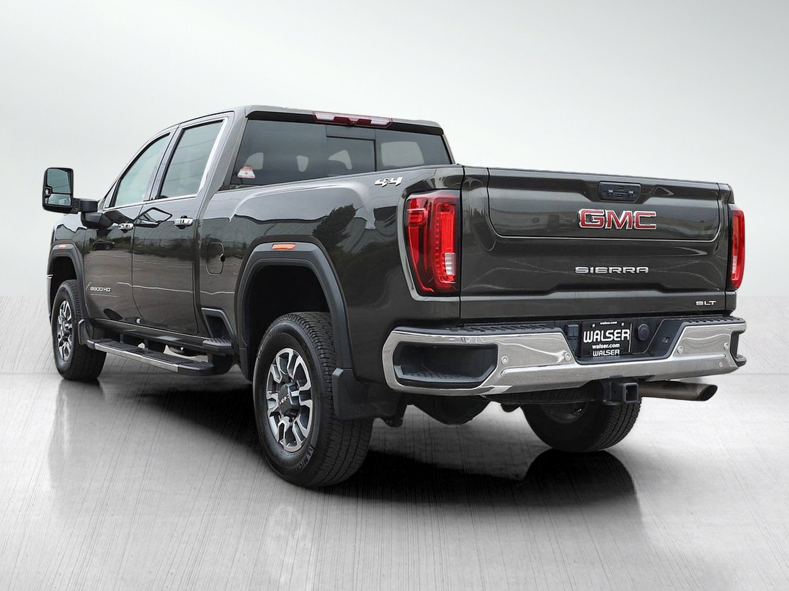 Used 2022 GMC Sierra 3500 SLT w/ SLT Premium Package AWD/4WD image 3