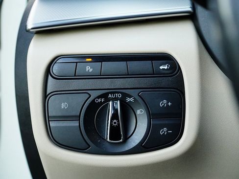 Used 2020 INFINITI QX50 Luxe w/ Navigation Package image 21