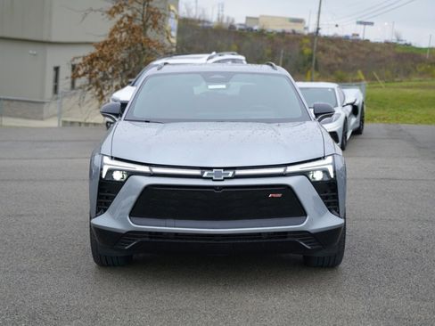 Used 2024 Chevrolet Blazer EV RS image 2