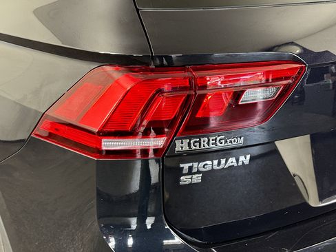 Used 2020 Volkswagen Tiguan SE image 36