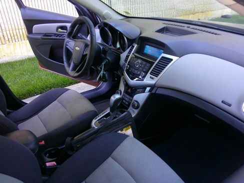 Used 2012 Chevrolet Cruze LS w/ Connectivity Package FWD image 20