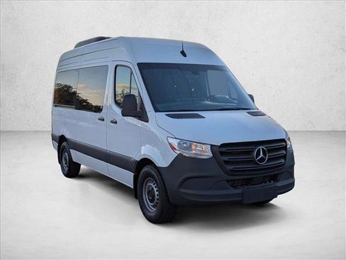 Used 2024 Mercedes-Benz Sprinter 2500 image 3