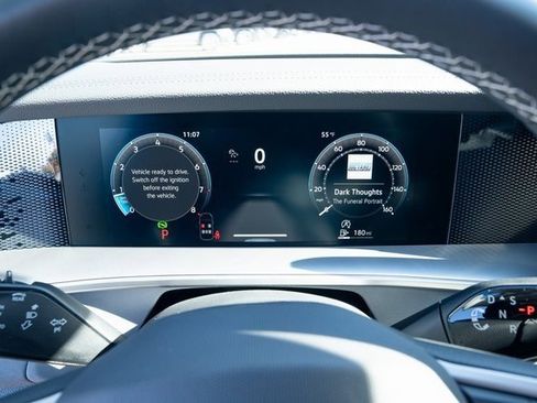 New 2026 Volkswagen Tiguan SE image 18