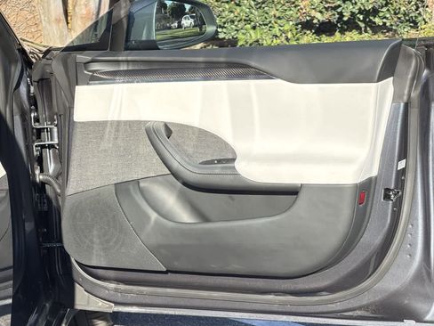 Used 2023 Tesla Model S Plaid image 34