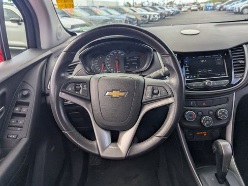 Used 2018 Chevrolet Trax LT w/ Sun & Sound Package image 25