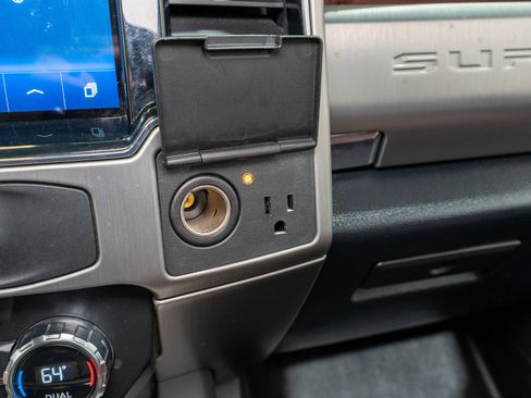 Used 2022 Ford F250 Platinum w/ FX4 Off-Road Package image 26