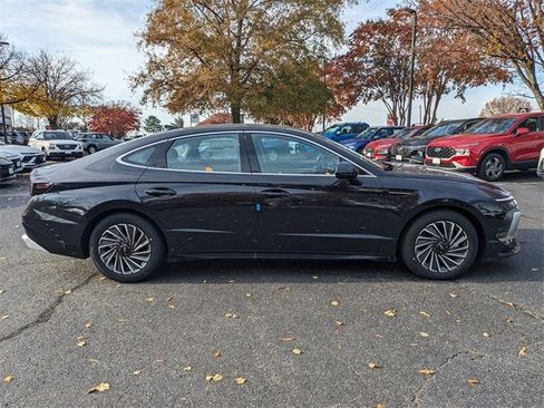 New 2025 Hyundai Sonata SEL image 3