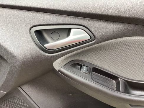 Used 2014 Ford Focus SE FWD image 20