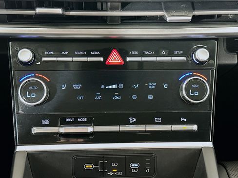 Used 2025 Hyundai Santa Fe SEL image 24