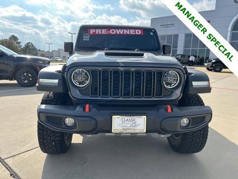 Used 2024 Jeep Gladiator Mojave w/ Convenience Group image 2