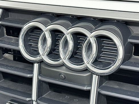 Used 2021 Audi Q5 Premium Plus image 15