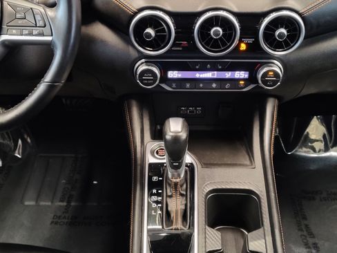 Used 2020 Nissan Sentra SR w/ Premium Package FWD image 23