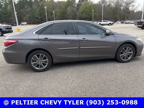 Used 2015 Toyota Camry SE image 8