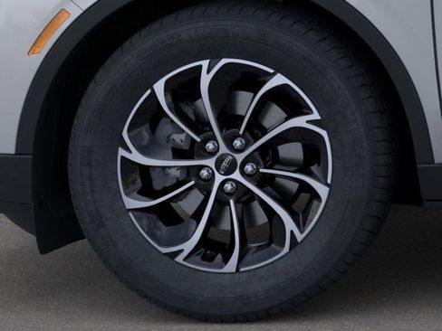 New 2025 Lincoln Nautilus Premier w/ Equipment Group 102A image 19