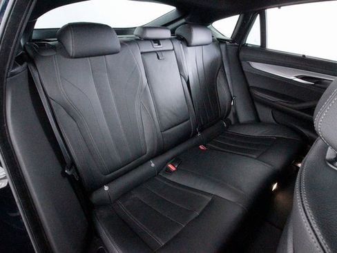 Used 2019 BMW X6 xDrive50i w/ M Sport Package image 30