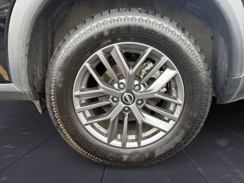 Used 2023 Nissan Rogue S image 14