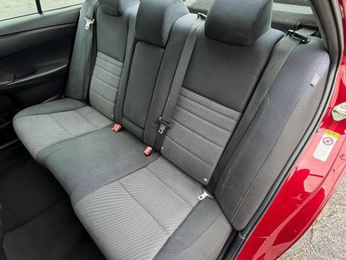 Used 2016 Toyota Camry LE image 14