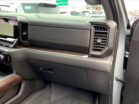 Used 2024 GMC Sierra 1500 SLT w/ SLT Premium Plus Package image 16