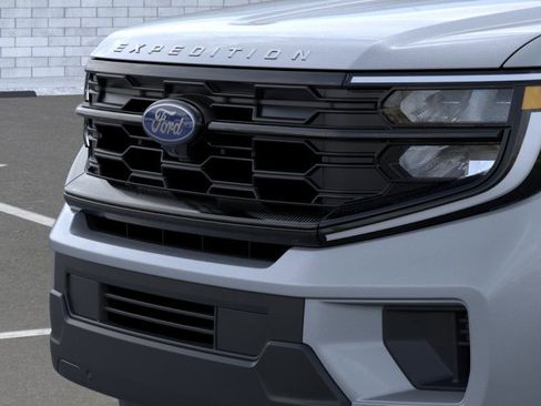 New 2026 Ford Expedition Active image 17