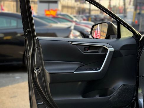 Used 2020 Toyota RAV4 LE w/ All Weather Liner Package image 10