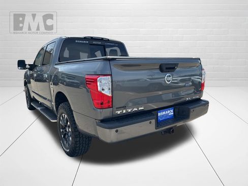 Used 2019 Nissan Titan SL w/ Off-Road Package AWD/4WD image 4