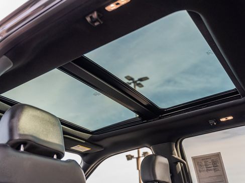 Certified 2018 Ford F150 Raptor w/ Equipment Group 802A Luxury image 28