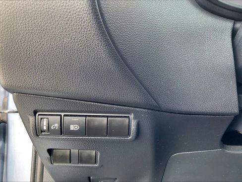 Used 2023 Toyota Corolla Cross LE FWD image 33