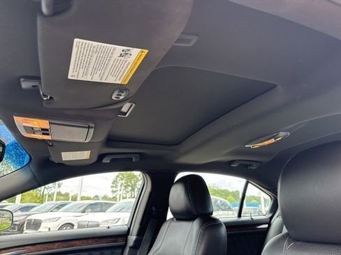Used 2017 Ford Taurus Limited w/ Driver Assist Package FWD image 19