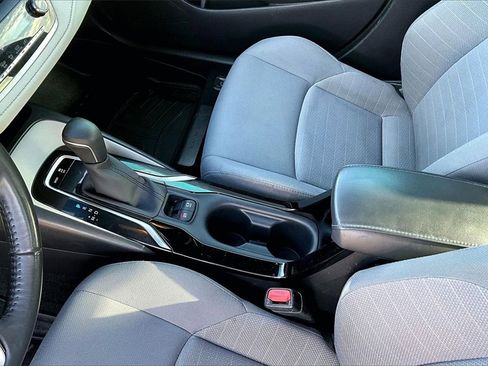 Used 2021 Toyota Corolla SE image 15