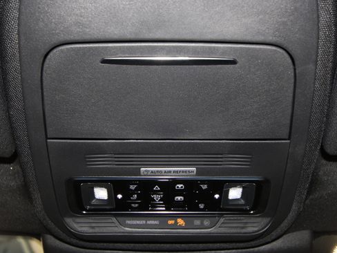 New 2026 Lincoln Navigator L Reserve AWD/4WD image 17